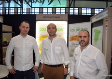 Stand de la empresa granadina Frutos Los Pisaos, con Guillermo Justo en el centro. 